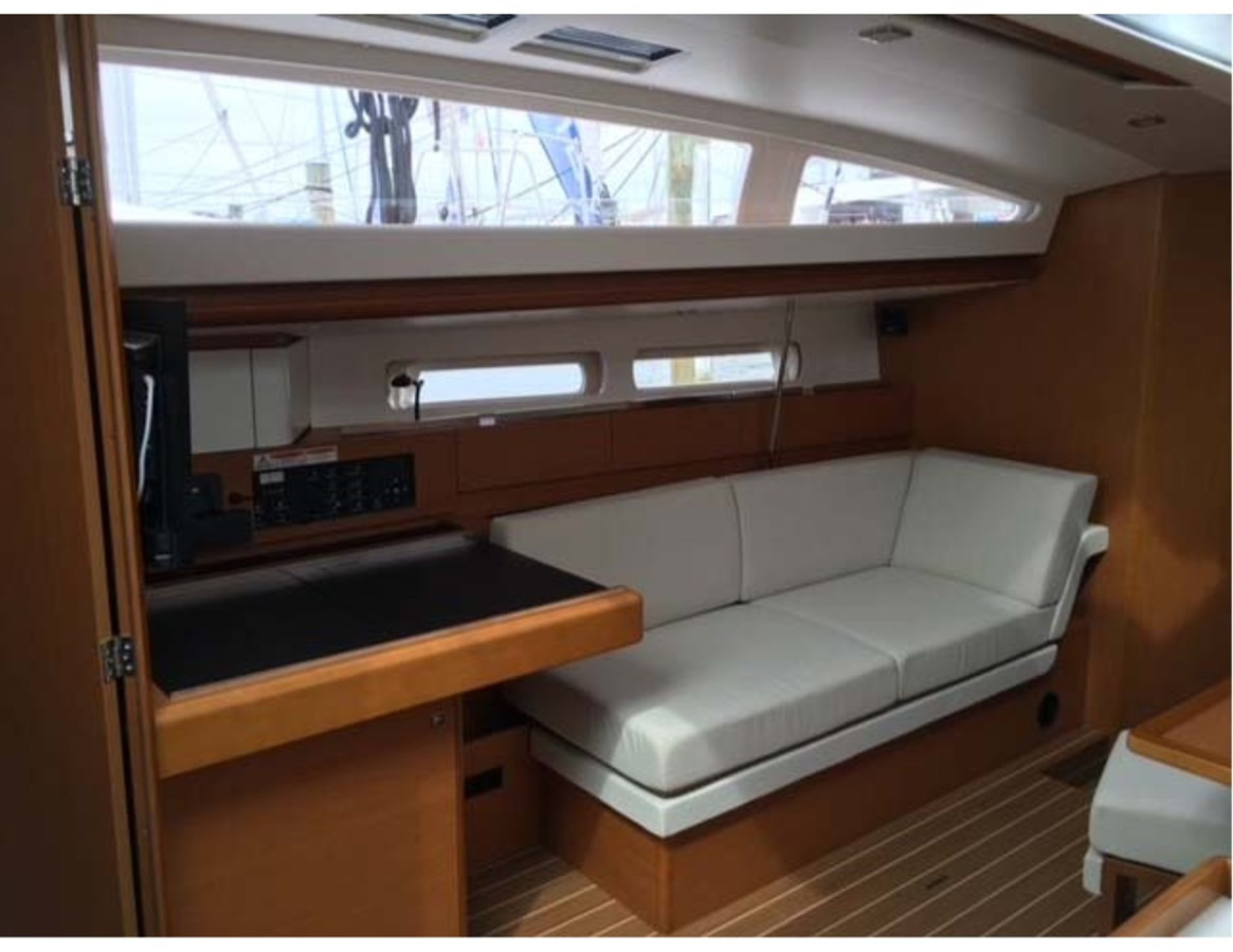 https://arconyachts.ams3.digitaloceanspaces.com/151429/conversions/large_4637867-optimize.jpg