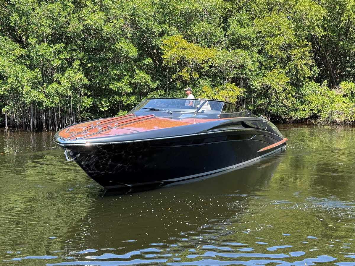 https://arconyachts.ams3.digitaloceanspaces.com/151497/conversions/large_4673901-optimize.jpg