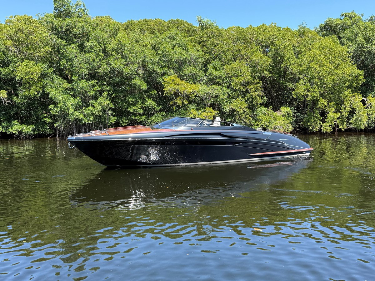https://arconyachts.ams3.digitaloceanspaces.com/151505/conversions/large_4673904-optimize.jpg