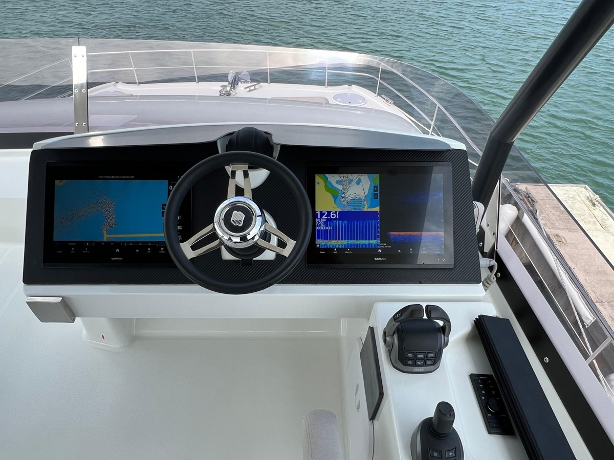 https://arconyachts.ams3.digitaloceanspaces.com/151573/conversions/large_4711357-optimize.jpg