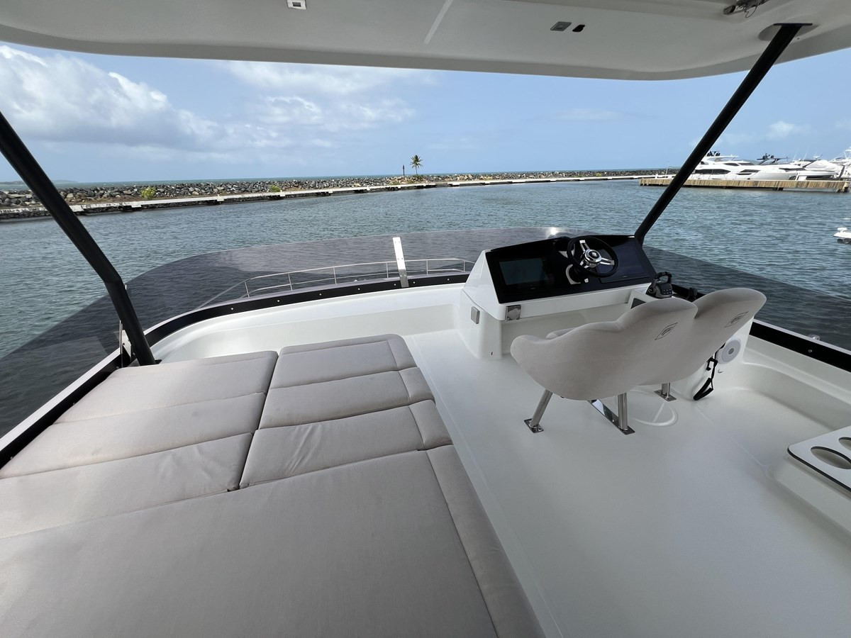 https://arconyachts.ams3.digitaloceanspaces.com/151575/conversions/large_4711358-optimize.jpg