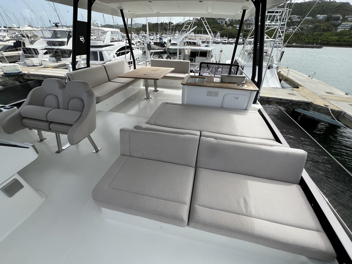 https://arconyachts.ams3.digitaloceanspaces.com/151591/conversions/large_4711363-optimize.jpg