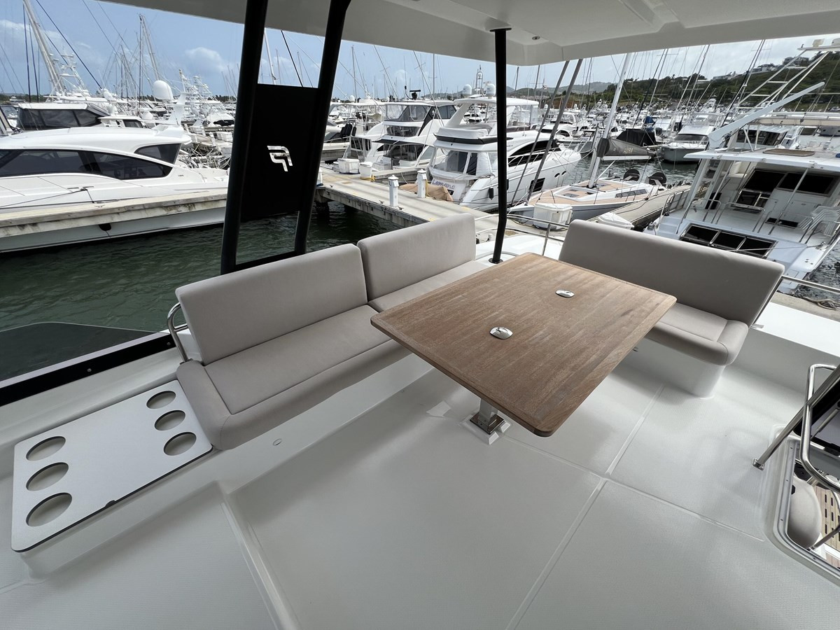 https://arconyachts.ams3.digitaloceanspaces.com/151594/conversions/large_4711364-optimize.jpg