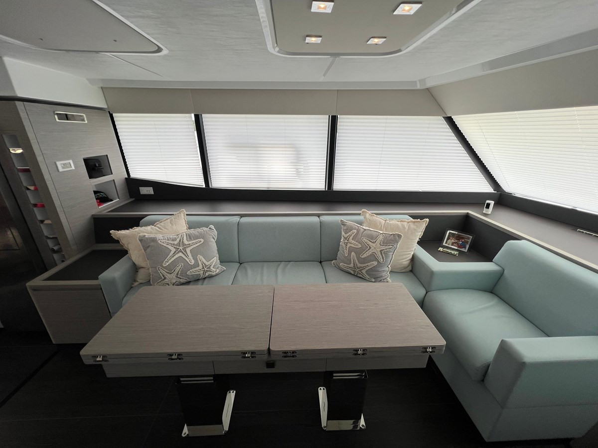 https://arconyachts.ams3.digitaloceanspaces.com/151616/conversions/large_4711371-optimize.jpg