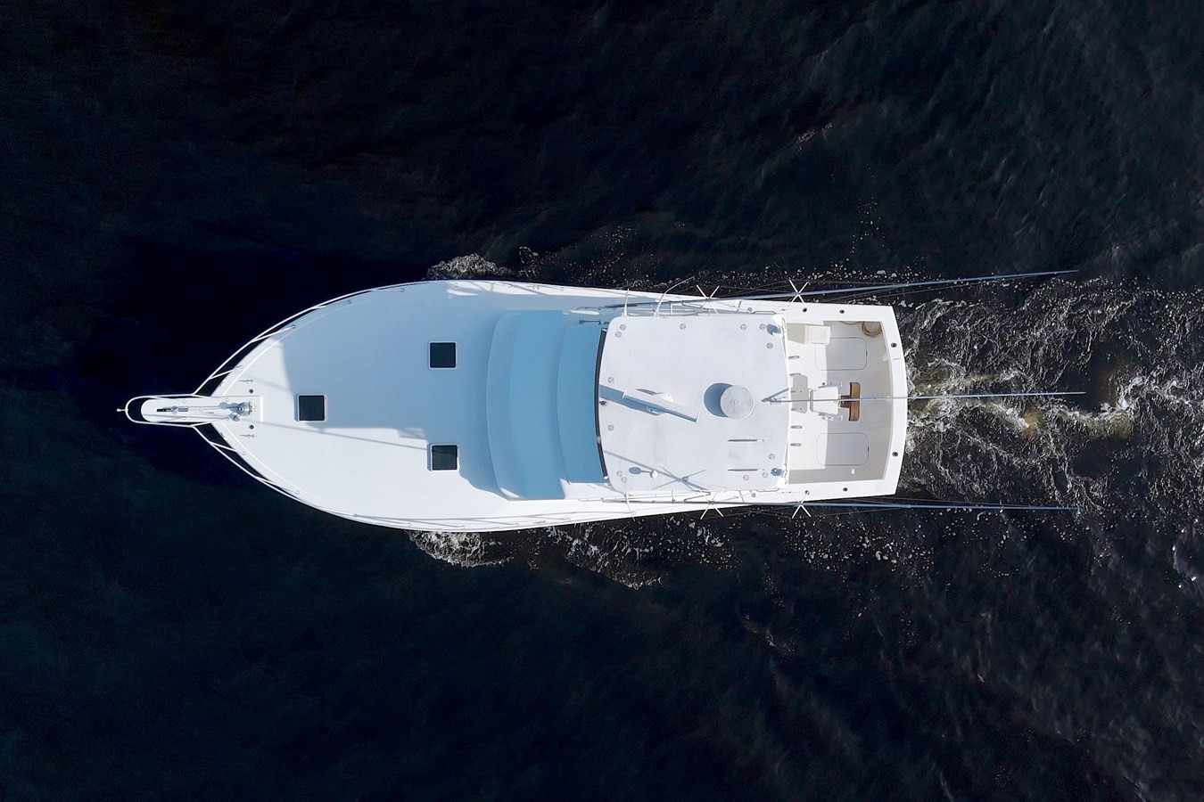 https://arconyachts.ams3.digitaloceanspaces.com/151630/conversions/large_4735787-optimize.jpg