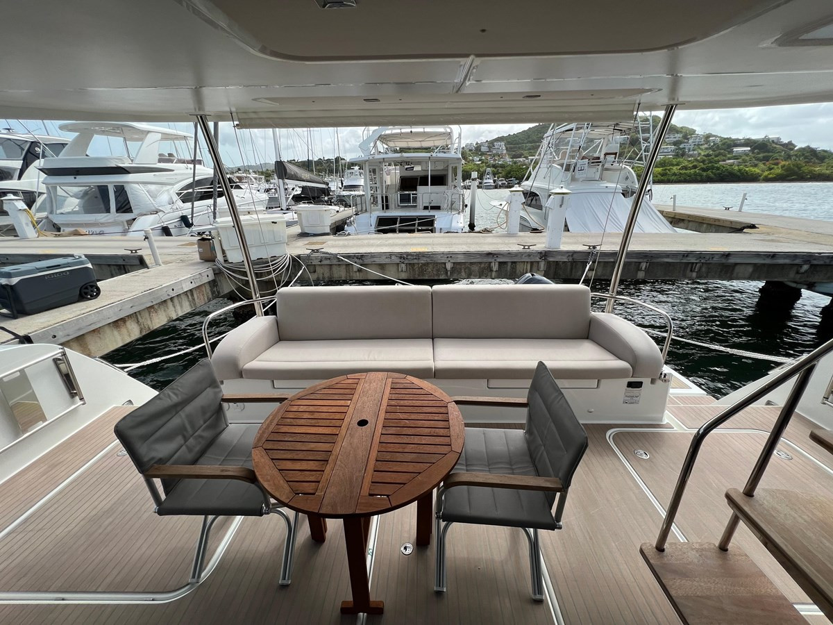 https://arconyachts.ams3.digitaloceanspaces.com/151653/conversions/large_4711386-optimize.jpg