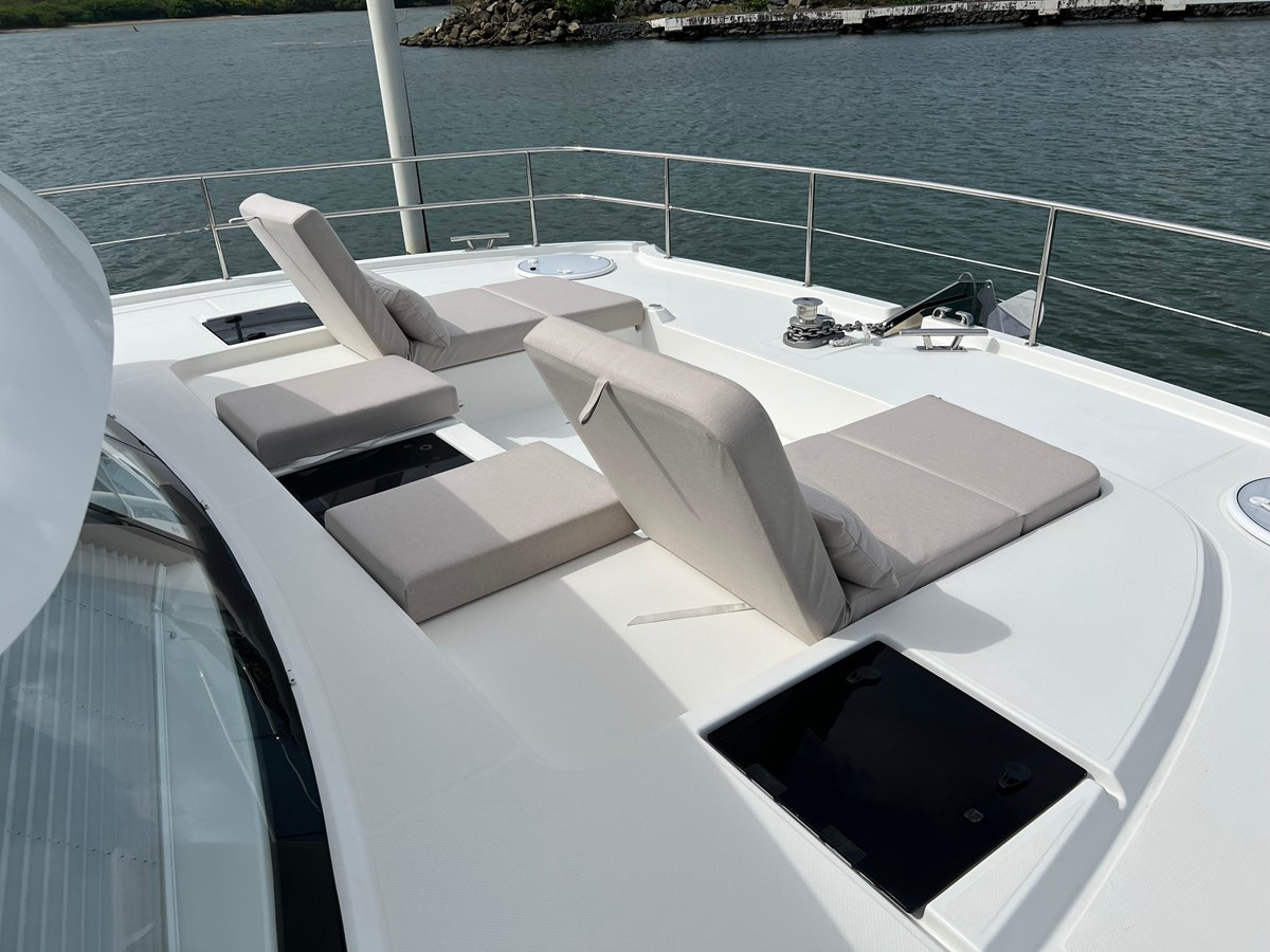 https://arconyachts.ams3.digitaloceanspaces.com/151669/conversions/large_4711391-optimize.jpg