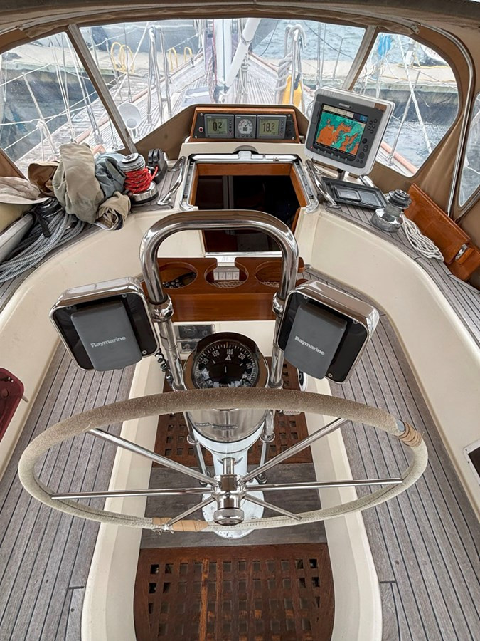 https://arconyachts.ams3.digitaloceanspaces.com/151699/conversions/large_4727875-optimize.jpg