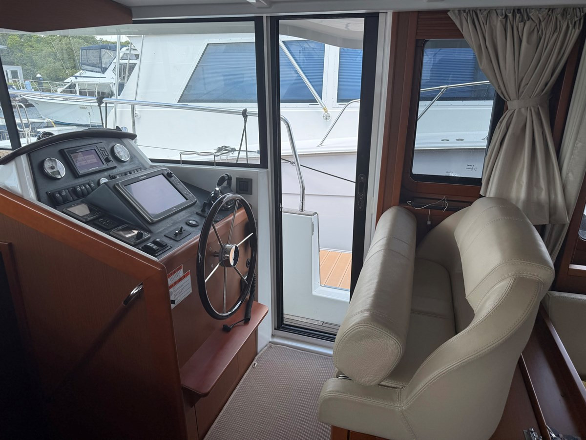 https://arconyachts.ams3.digitaloceanspaces.com/151840/conversions/large_4820750-optimize.jpg