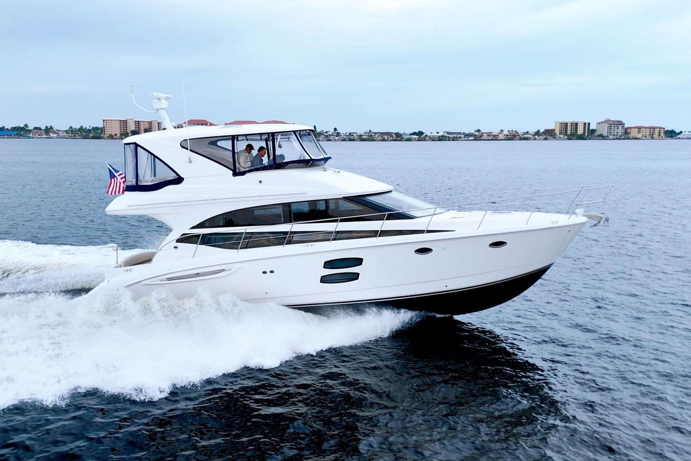 https://arconyachts.ams3.digitaloceanspaces.com/151855/conversions/large_4859175-optimize.jpg