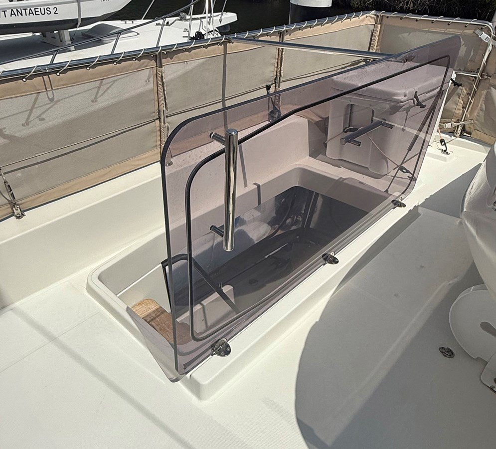 https://arconyachts.ams3.digitaloceanspaces.com/151879/conversions/large_4820765-optimize.jpg