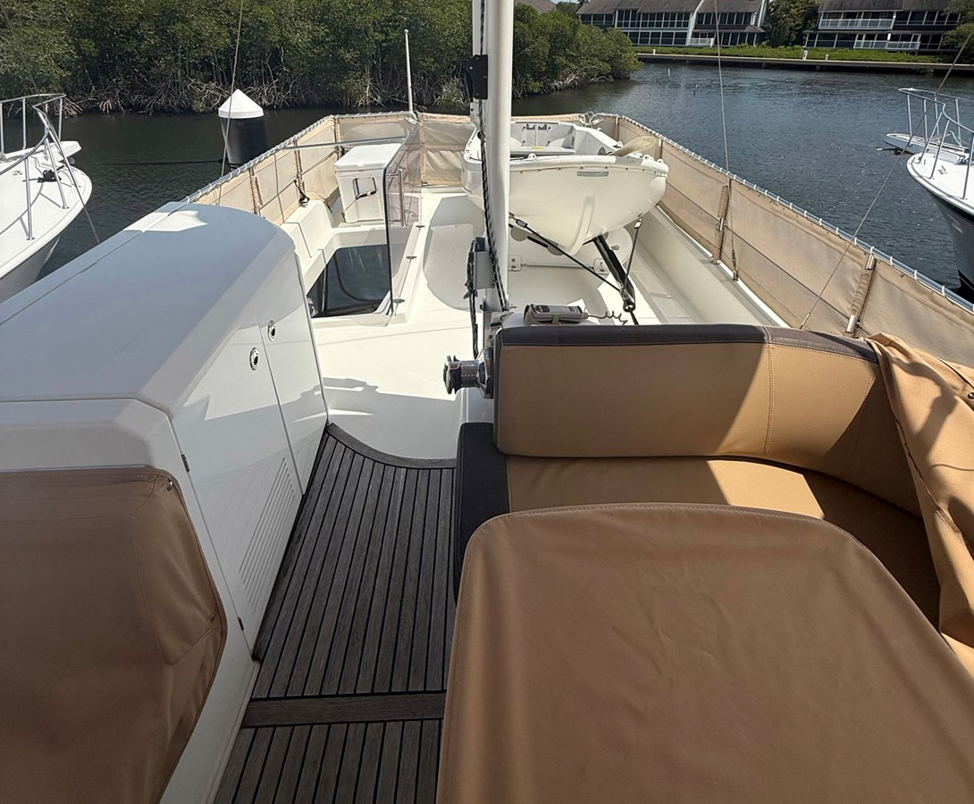 https://arconyachts.ams3.digitaloceanspaces.com/151897/conversions/large_4820772-optimize.jpg