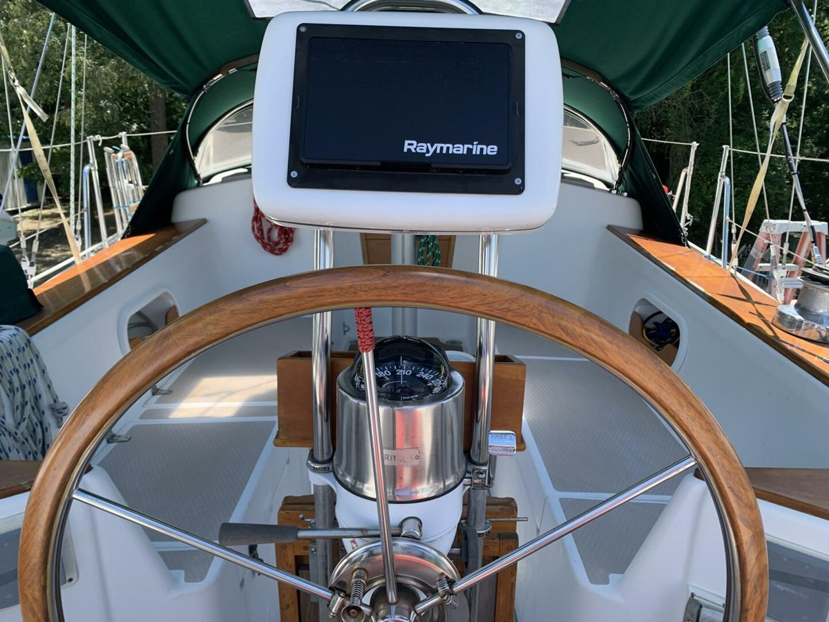 https://arconyachts.ams3.digitaloceanspaces.com/151931/conversions/large_4634572-optimize.jpg