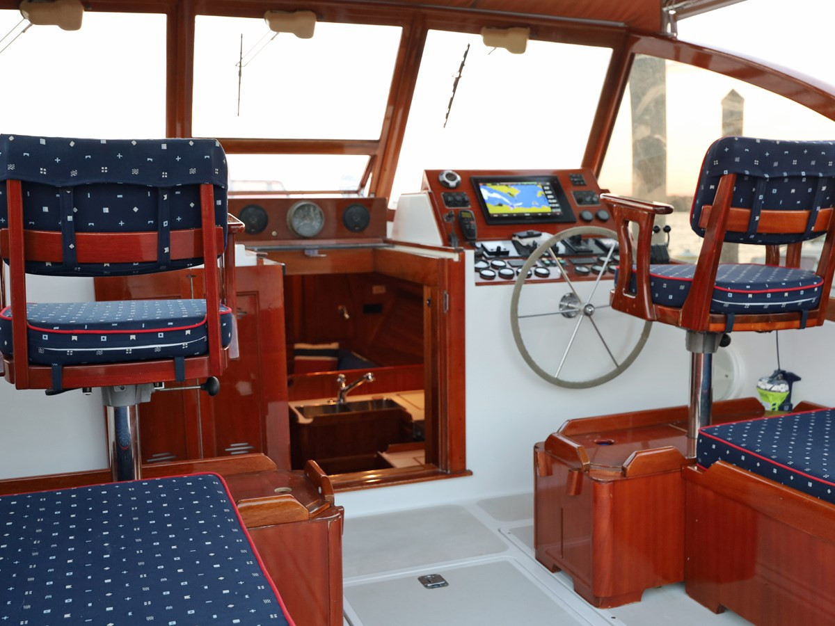 https://arconyachts.ams3.digitaloceanspaces.com/151957/conversions/large_4722581-optimize.jpg