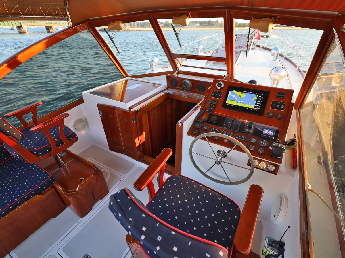 https://arconyachts.ams3.digitaloceanspaces.com/151960/conversions/large_4722582-optimize.jpg