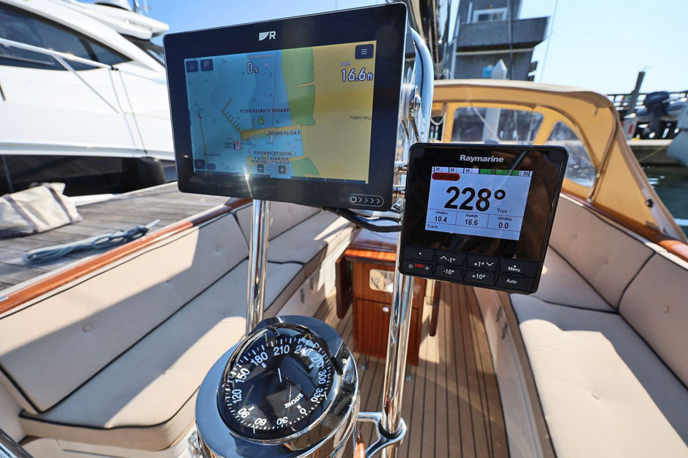 https://arconyachts.ams3.digitaloceanspaces.com/152049/conversions/large_4728614-optimize.jpg