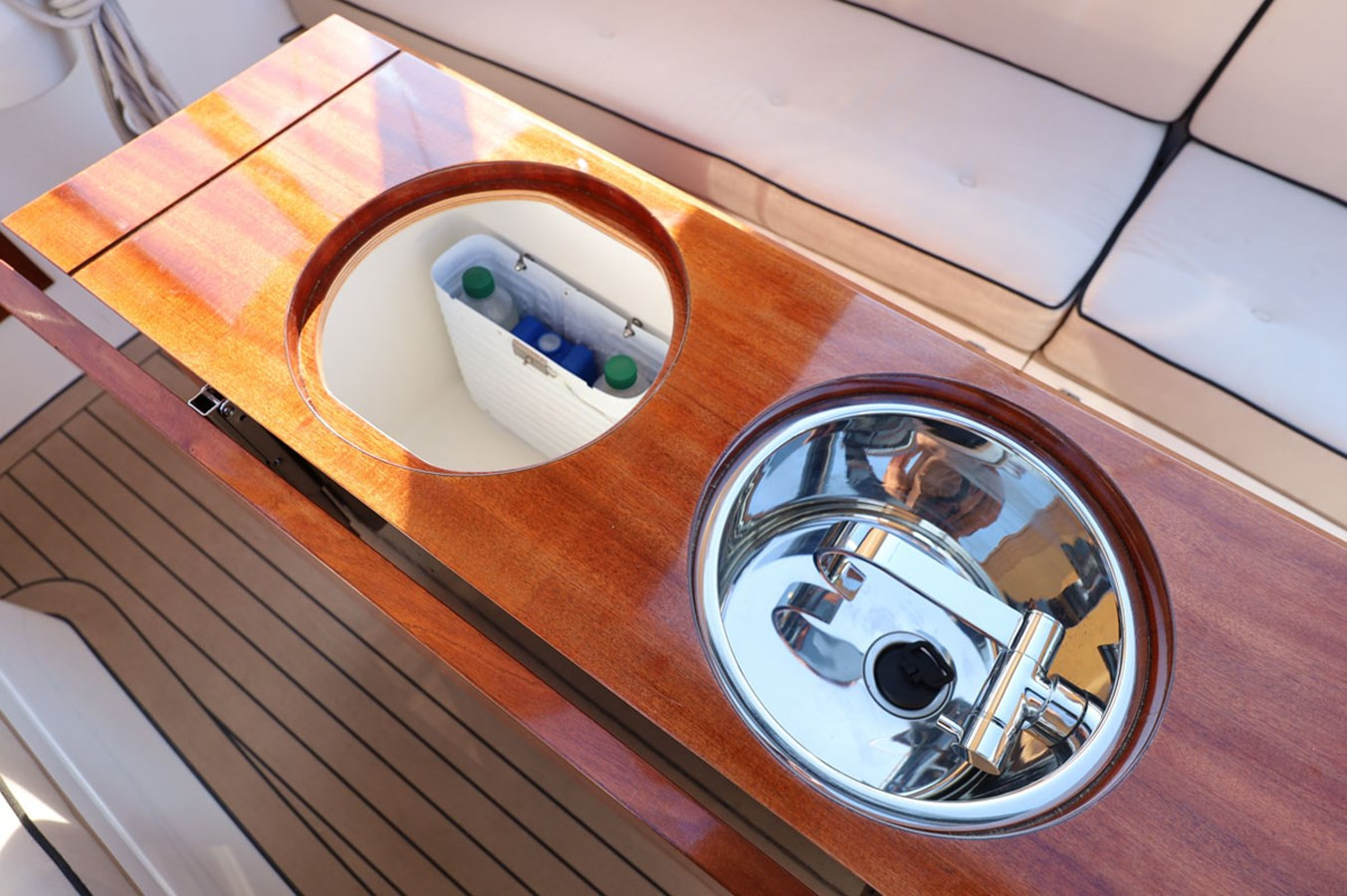 https://arconyachts.ams3.digitaloceanspaces.com/152072/conversions/large_4728605-optimize.jpg