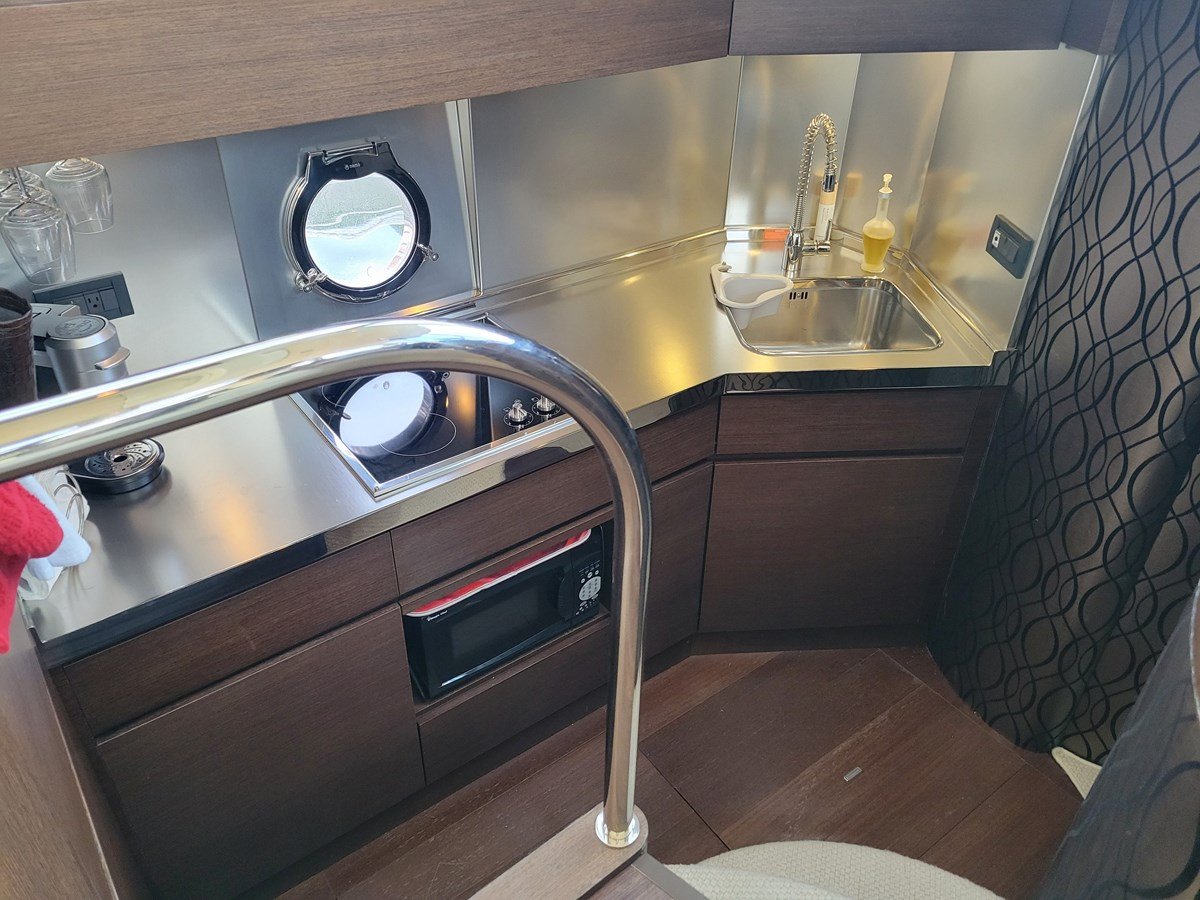 https://arconyachts.ams3.digitaloceanspaces.com/152092/conversions/large_4537417-optimize.jpg