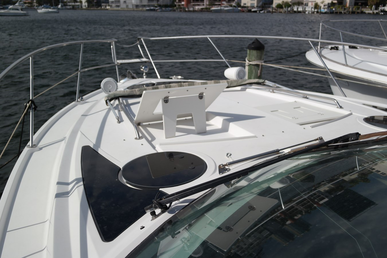 https://arconyachts.ams3.digitaloceanspaces.com/152190/conversions/large_4598397-optimize.jpg