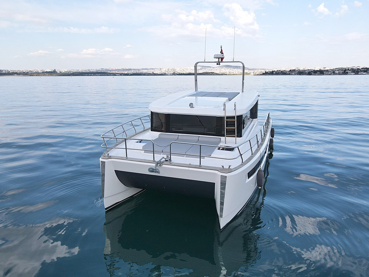 https://arconyachts.ams3.digitaloceanspaces.com/152195/conversions/large_4002998-optimize.jpg