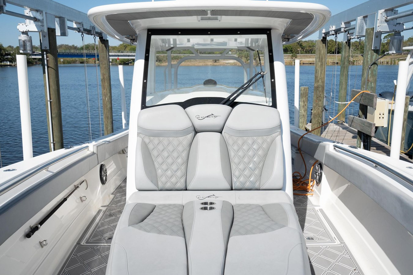 https://arconyachts.ams3.digitaloceanspaces.com/152355/conversions/large_4605685-optimize.jpg