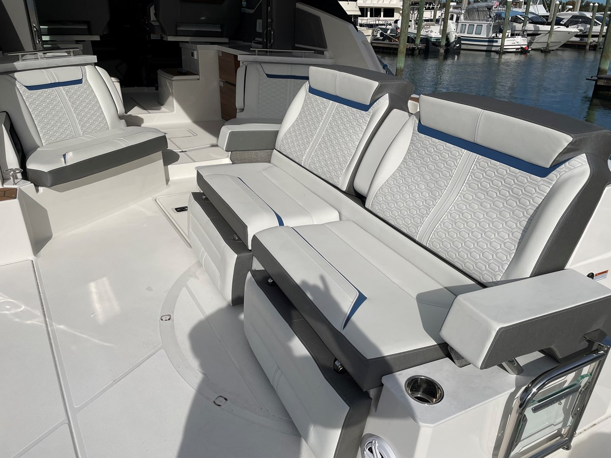 https://arconyachts.ams3.digitaloceanspaces.com/152356/conversions/large_3533807-optimize.jpg