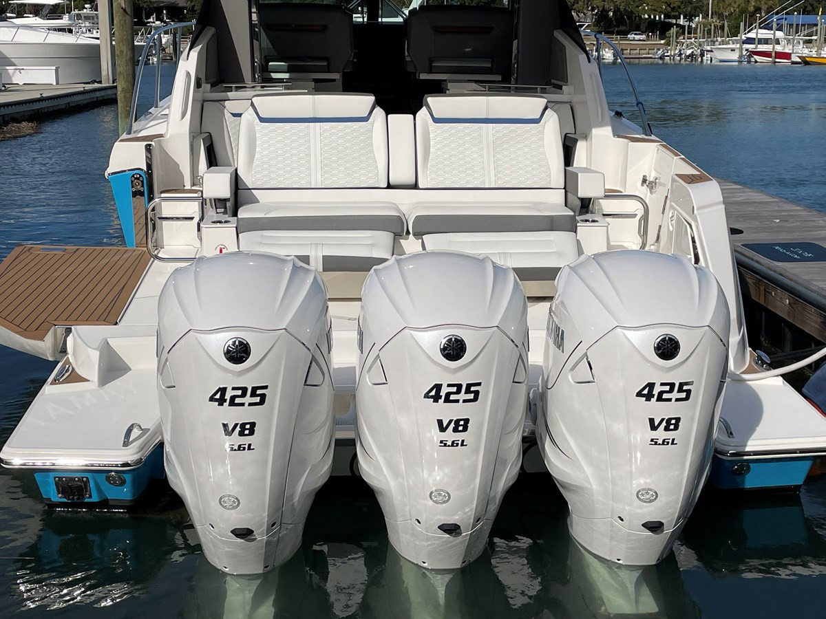 https://arconyachts.ams3.digitaloceanspaces.com/152366/conversions/large_3533810-optimize.jpg