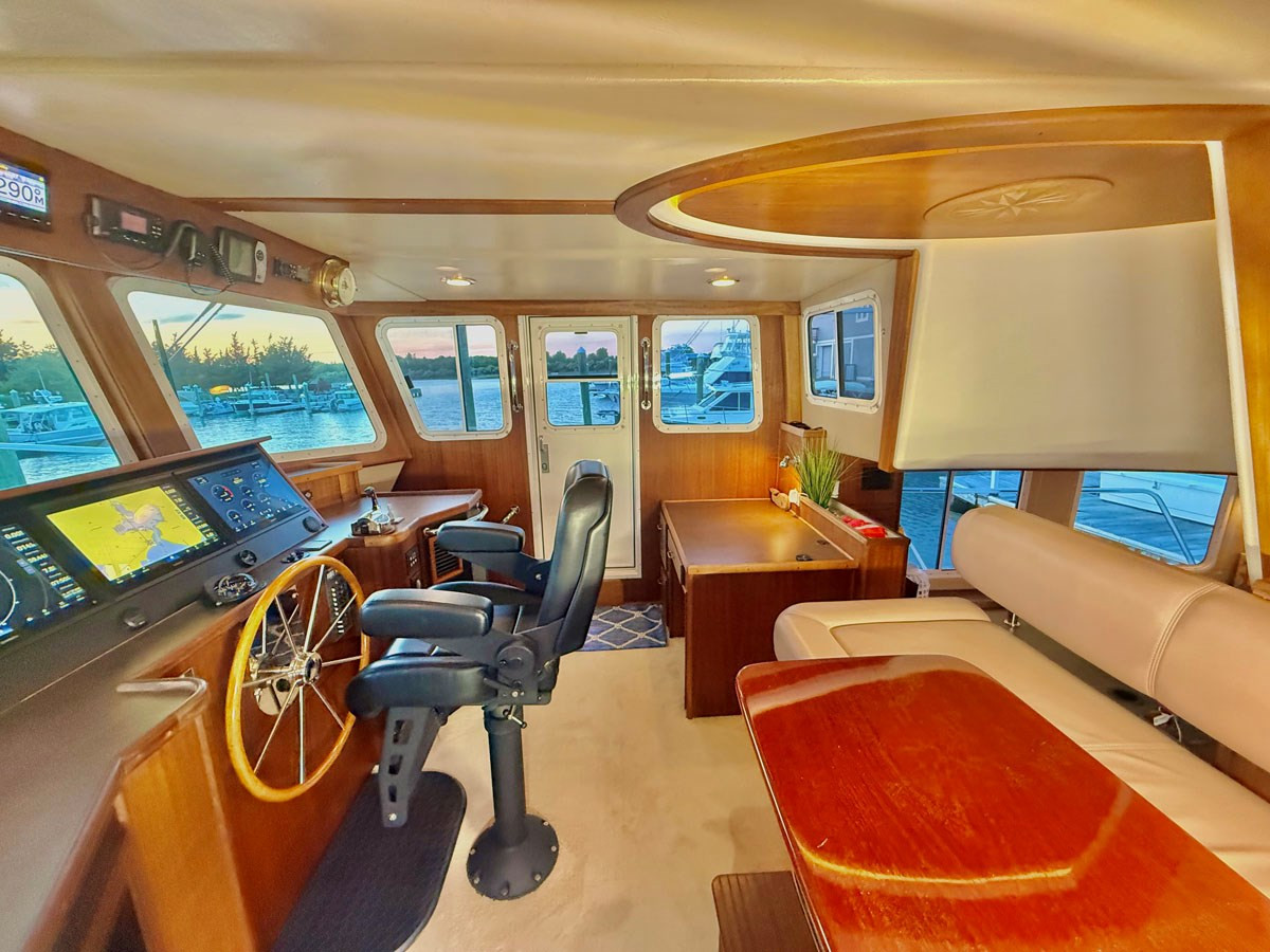 https://arconyachts.ams3.digitaloceanspaces.com/152442/conversions/large_4666933-optimize.jpg