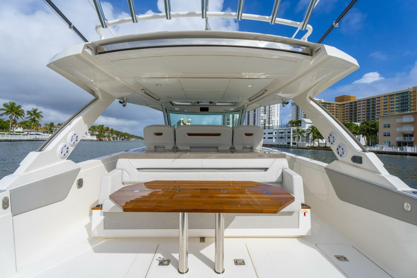 https://arconyachts.ams3.digitaloceanspaces.com/152549/conversions/large_4770824-optimize.jpg