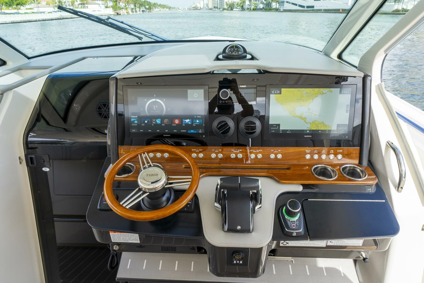 https://arconyachts.ams3.digitaloceanspaces.com/152592/conversions/large_4770840-optimize.jpg
