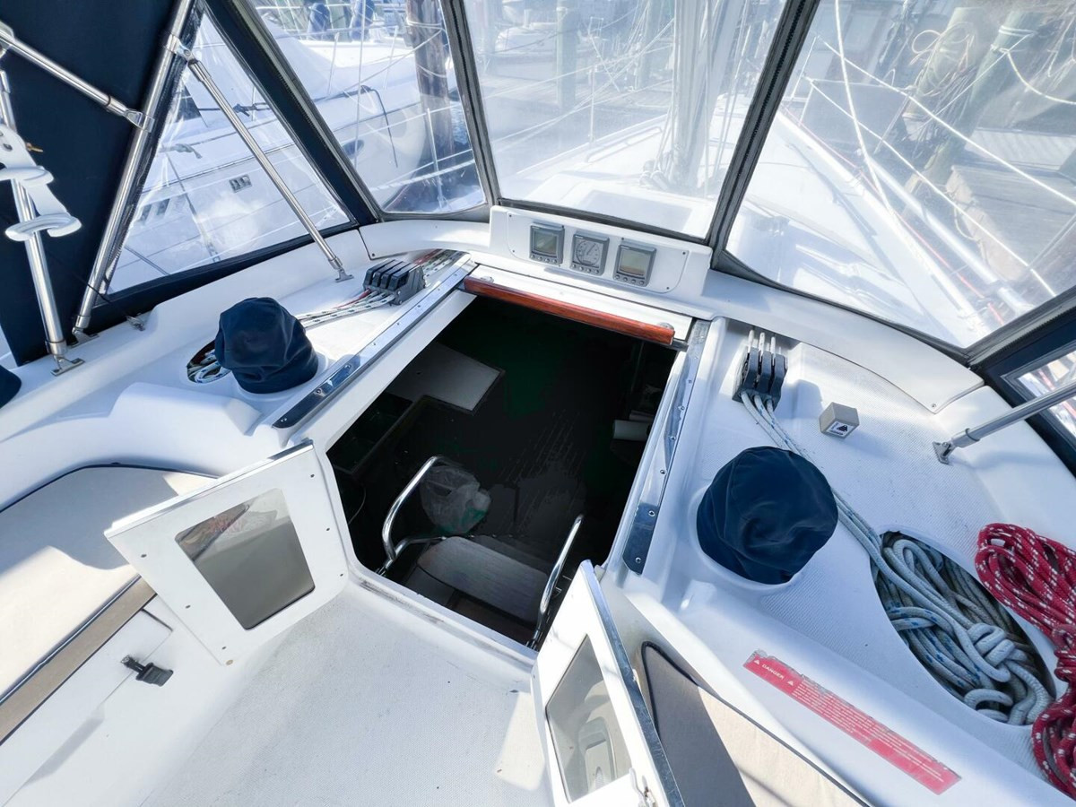https://arconyachts.ams3.digitaloceanspaces.com/152621/conversions/large_4626624-optimize.jpg