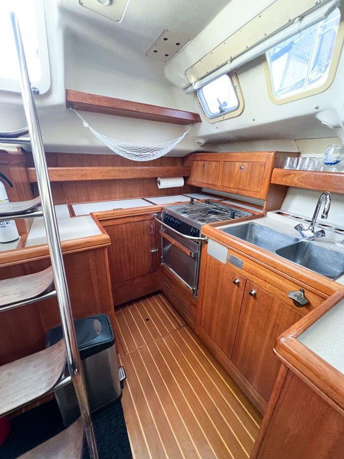 https://arconyachts.ams3.digitaloceanspaces.com/152630/conversions/large_4626627-optimize.jpg
