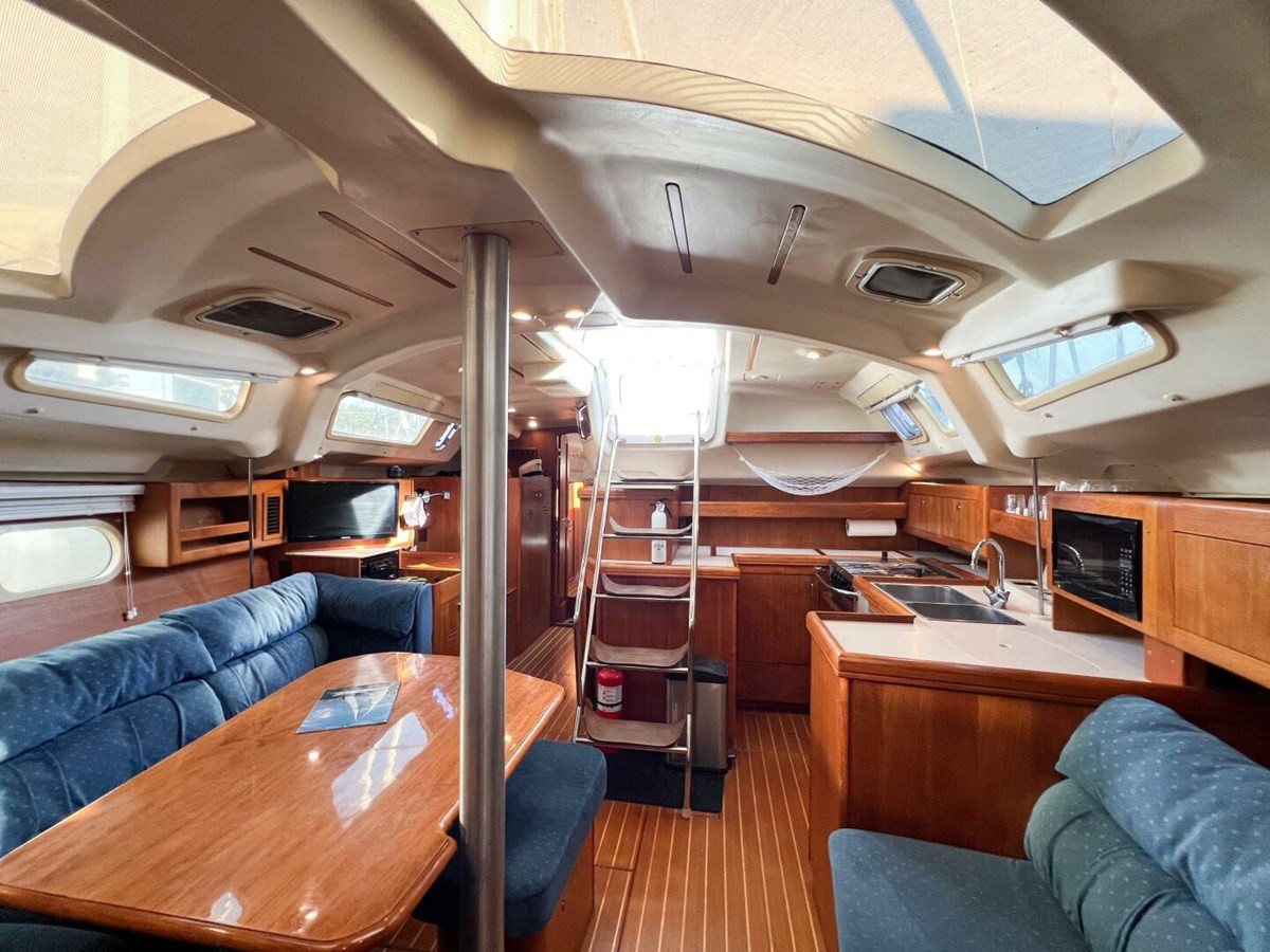 https://arconyachts.ams3.digitaloceanspaces.com/152716/conversions/large_4626659-optimize.jpg
