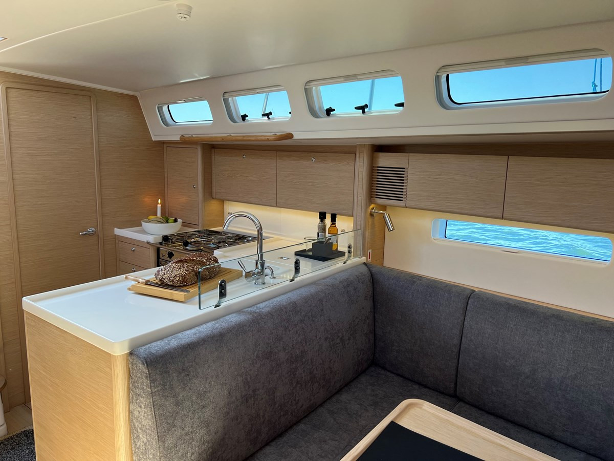 https://arconyachts.ams3.digitaloceanspaces.com/152729/conversions/large_4641265-optimize.jpg