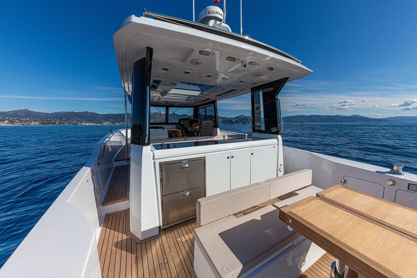 https://arconyachts.ams3.digitaloceanspaces.com/152758/conversions/large_4266874-optimize.jpg