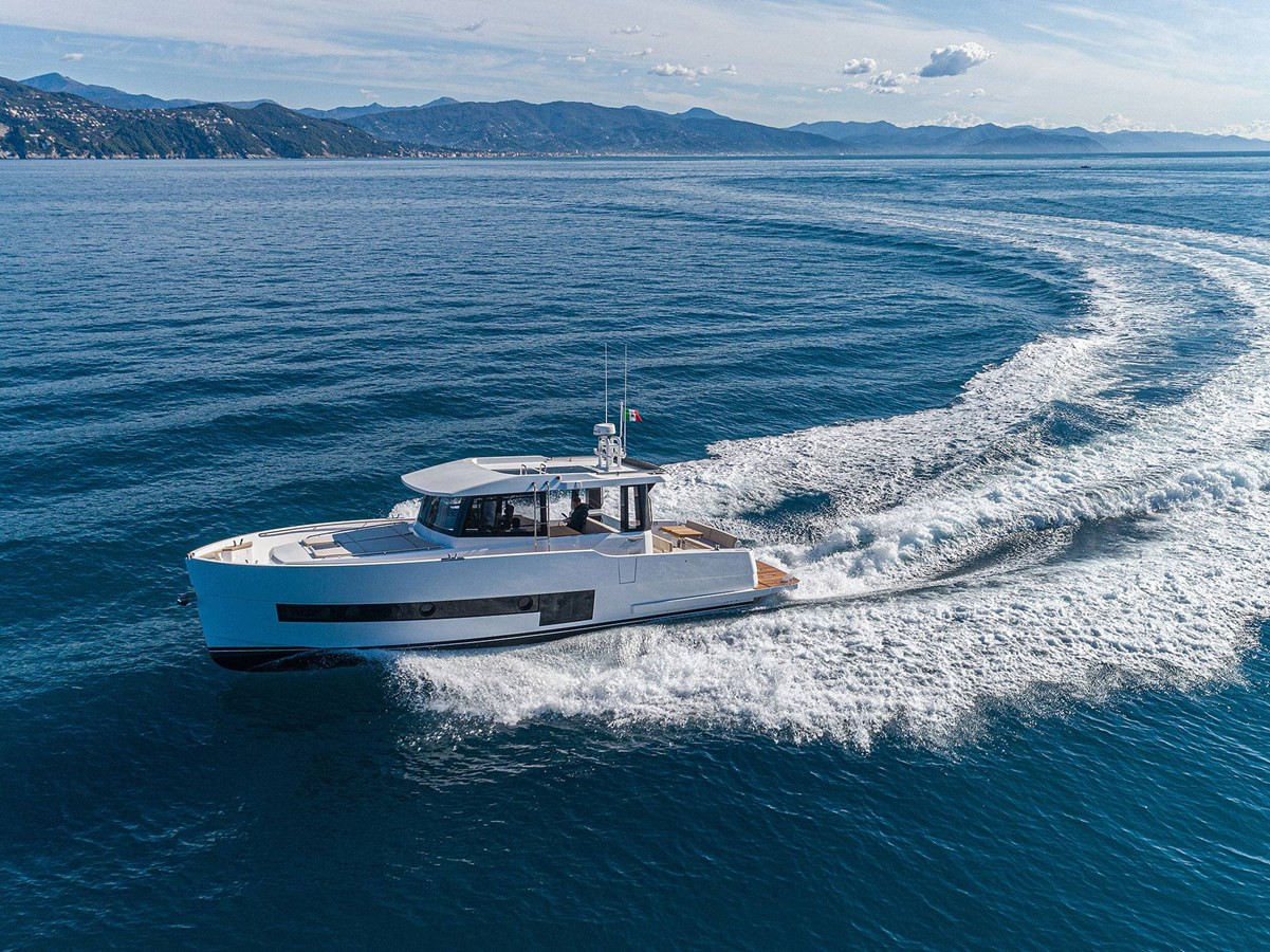 https://arconyachts.ams3.digitaloceanspaces.com/152772/conversions/large_4266880-optimize.jpg