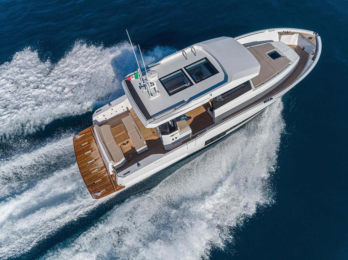 https://arconyachts.ams3.digitaloceanspaces.com/152776/conversions/large_4266881-optimize.jpg