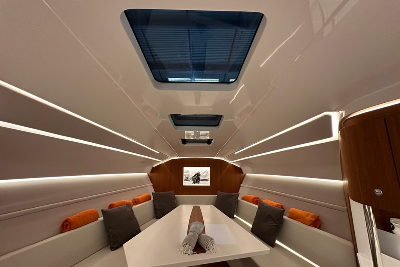 https://arconyachts.ams3.digitaloceanspaces.com/152847/conversions/large_4608571-optimize.jpg