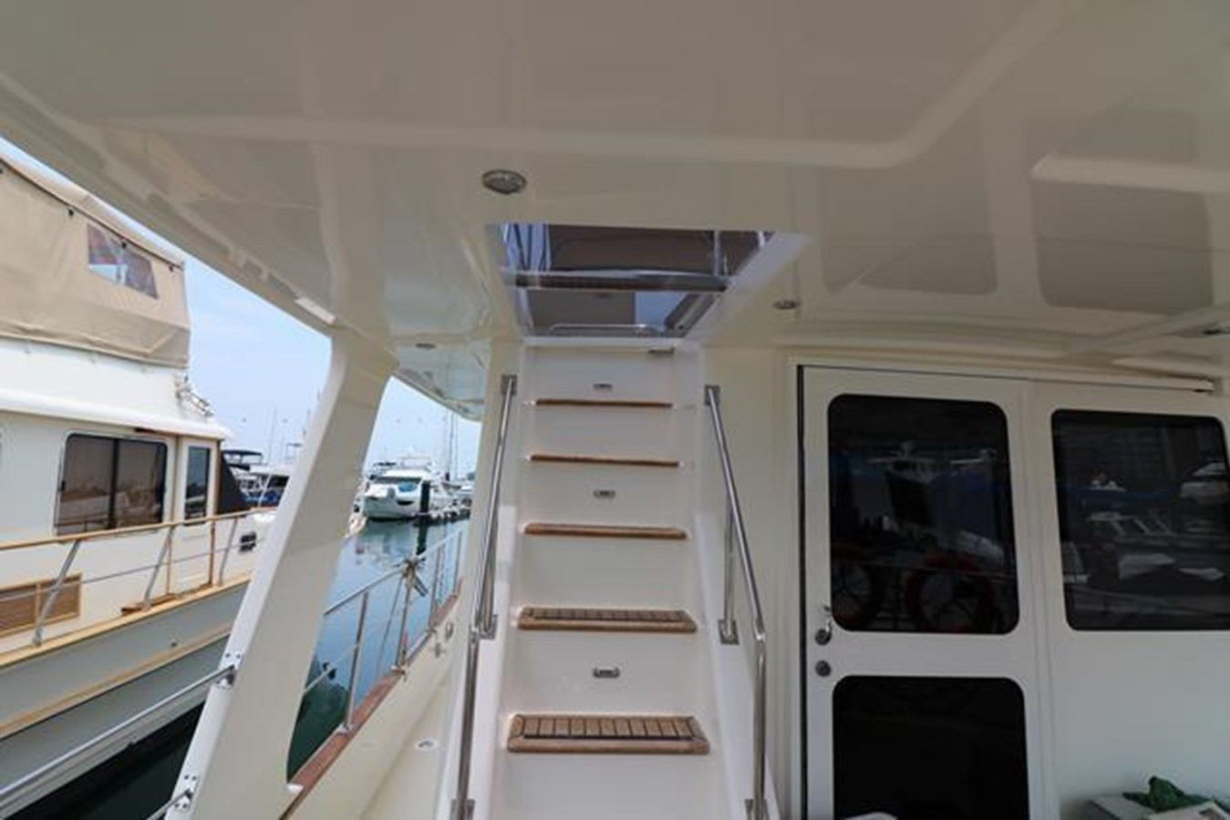 https://arconyachts.ams3.digitaloceanspaces.com/152855/conversions/large_4703642-optimize.jpg