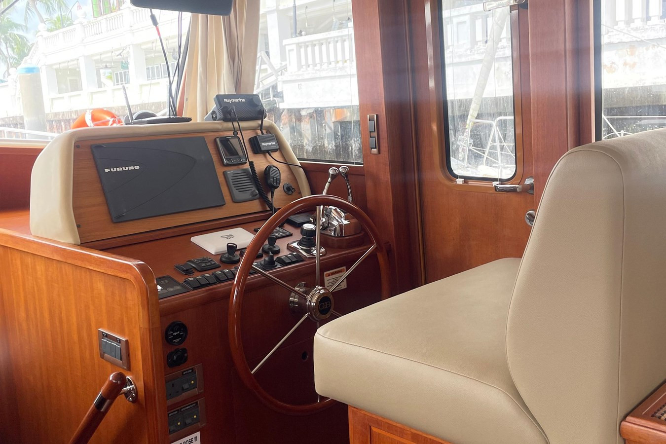 https://arconyachts.ams3.digitaloceanspaces.com/152870/conversions/large_4703647-optimize.jpg