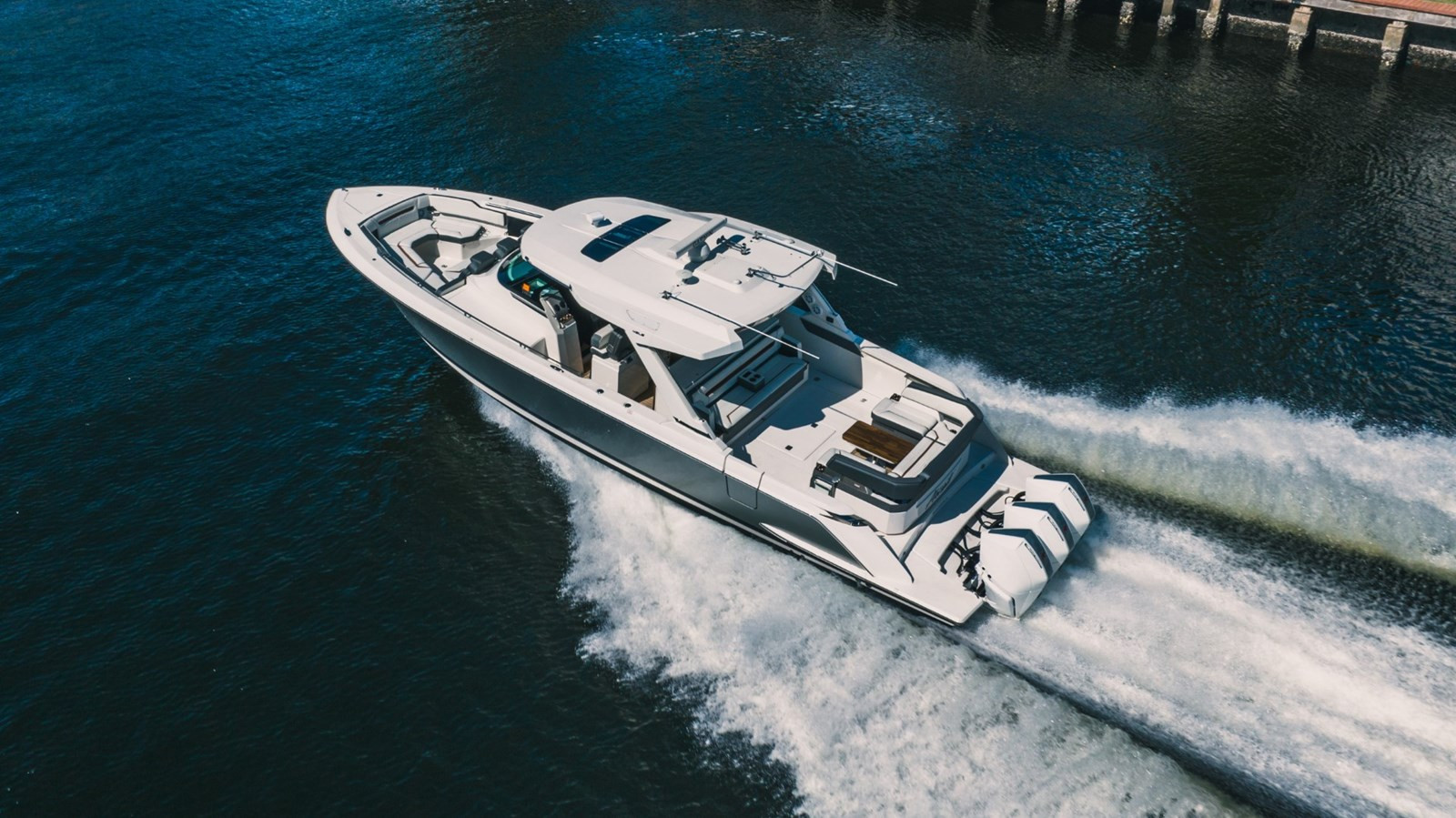https://arconyachts.ams3.digitaloceanspaces.com/152967/conversions/large_3874533-optimize.jpg