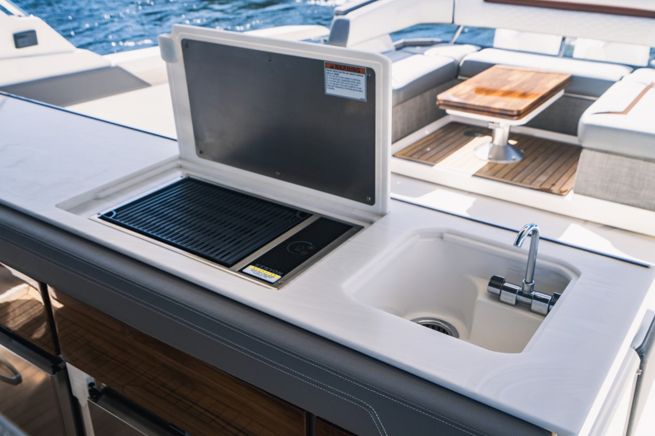 https://arconyachts.ams3.digitaloceanspaces.com/153036/conversions/large_3874556-optimize.jpg
