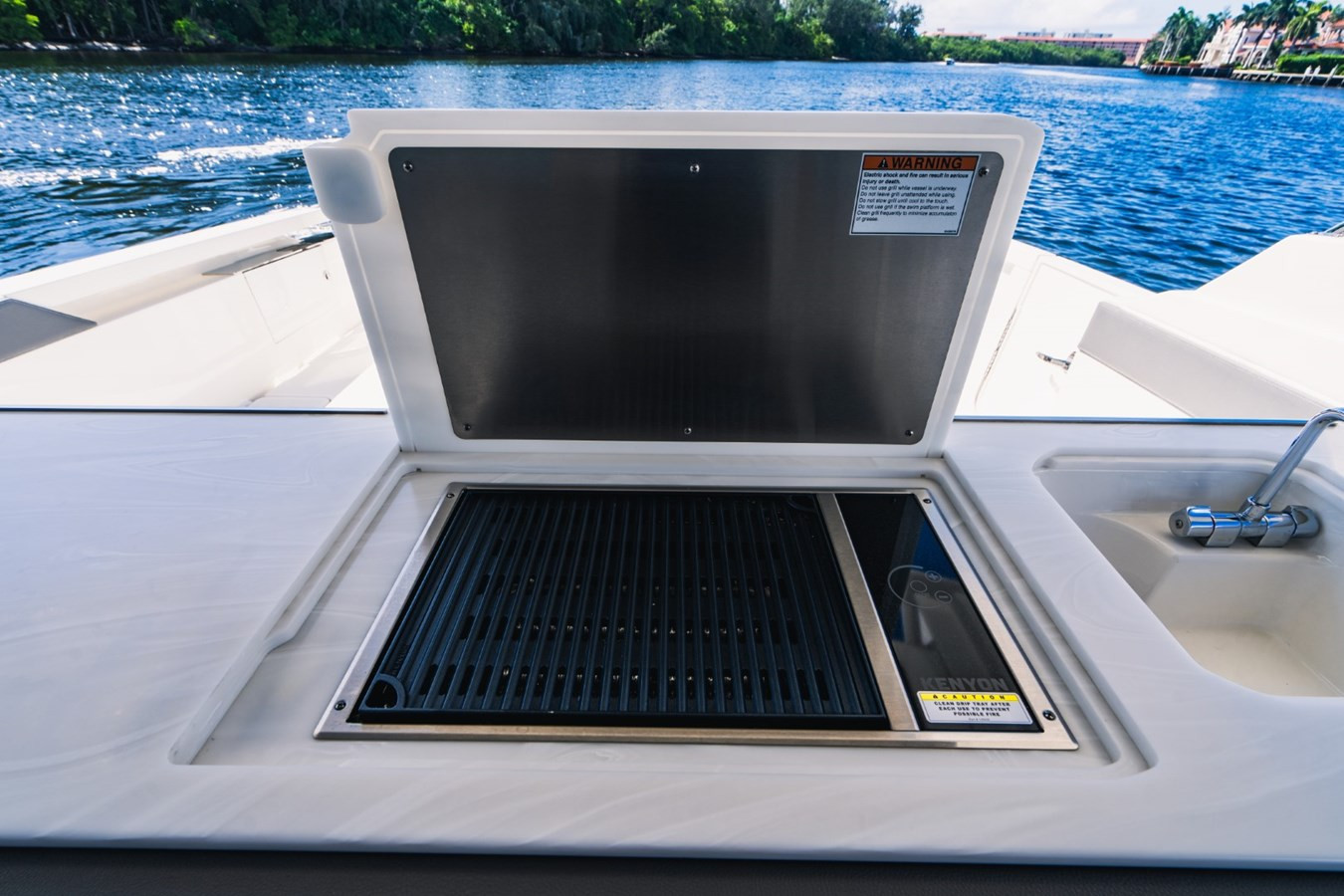 https://arconyachts.ams3.digitaloceanspaces.com/153039/conversions/large_3874557-optimize.jpg
