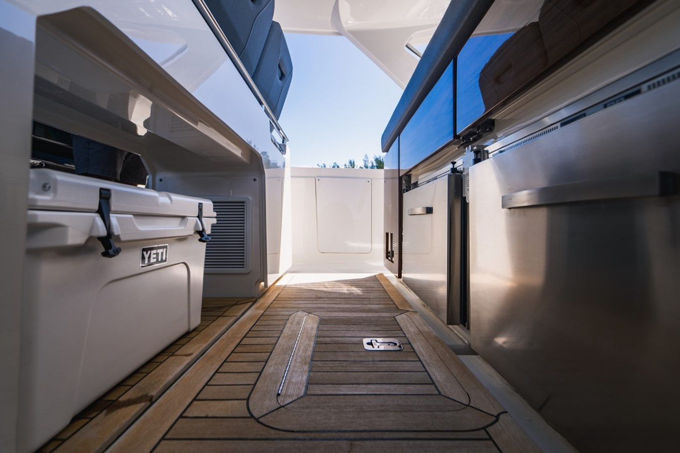 https://arconyachts.ams3.digitaloceanspaces.com/153044/conversions/large_3874559-optimize.jpg