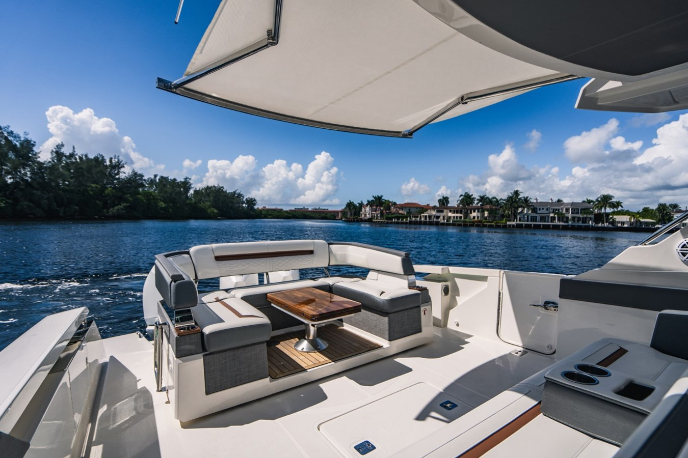 https://arconyachts.ams3.digitaloceanspaces.com/153052/conversions/large_3874562-optimize.jpg
