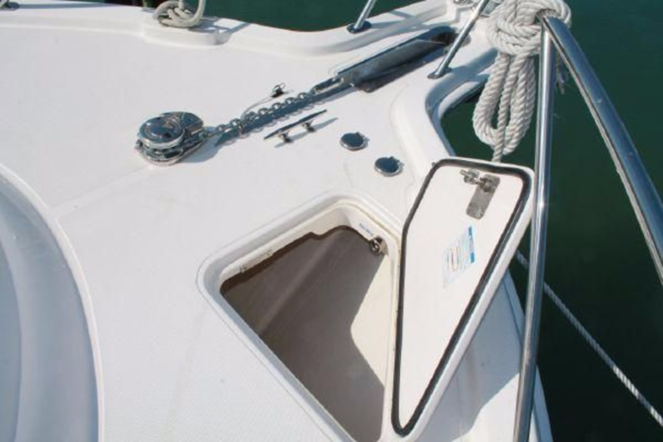 https://arconyachts.ams3.digitaloceanspaces.com/153186/conversions/large_3975707-optimize.jpg