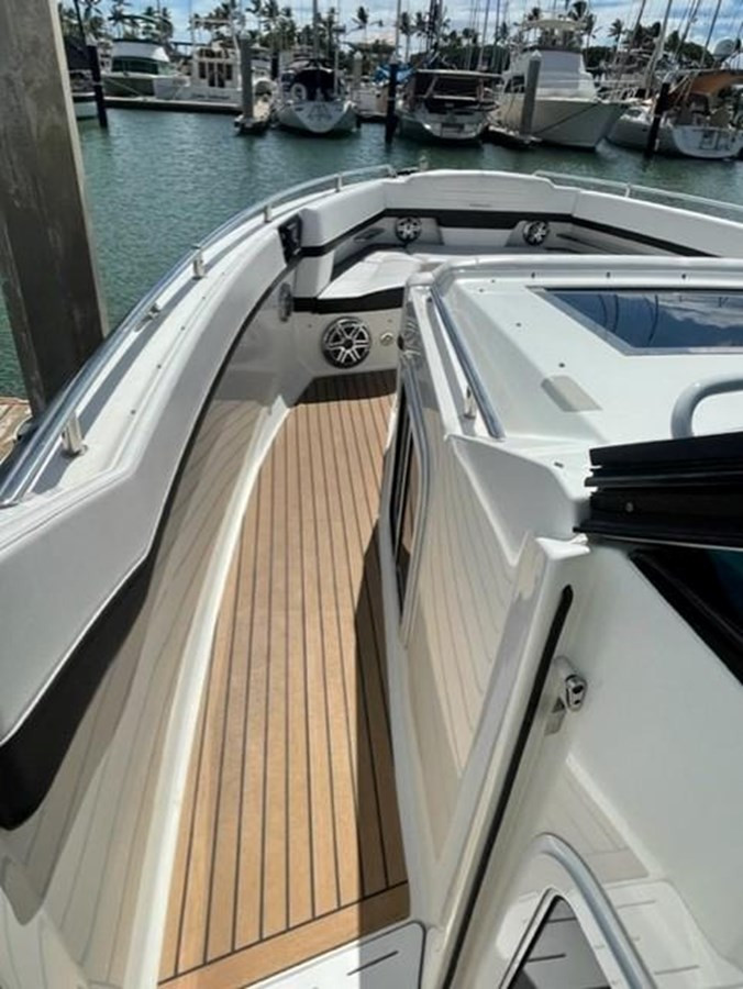 https://arconyachts.ams3.digitaloceanspaces.com/153213/conversions/large_3598274-optimize.jpg