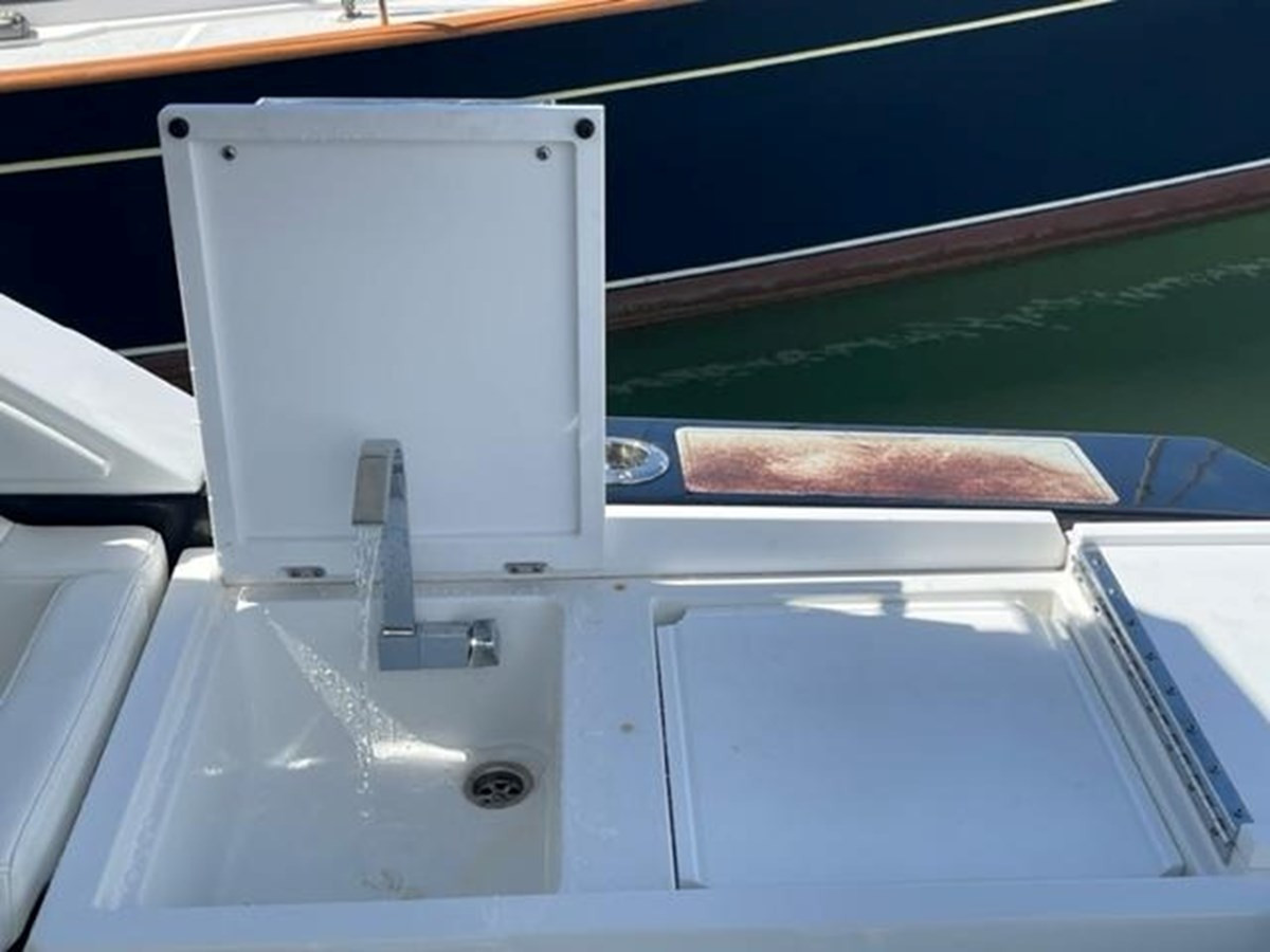 https://arconyachts.ams3.digitaloceanspaces.com/153220/conversions/large_3598277-optimize.jpg