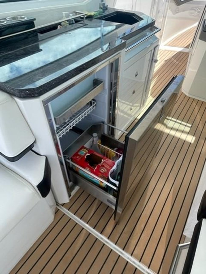 https://arconyachts.ams3.digitaloceanspaces.com/153224/conversions/large_3598279-optimize.jpg