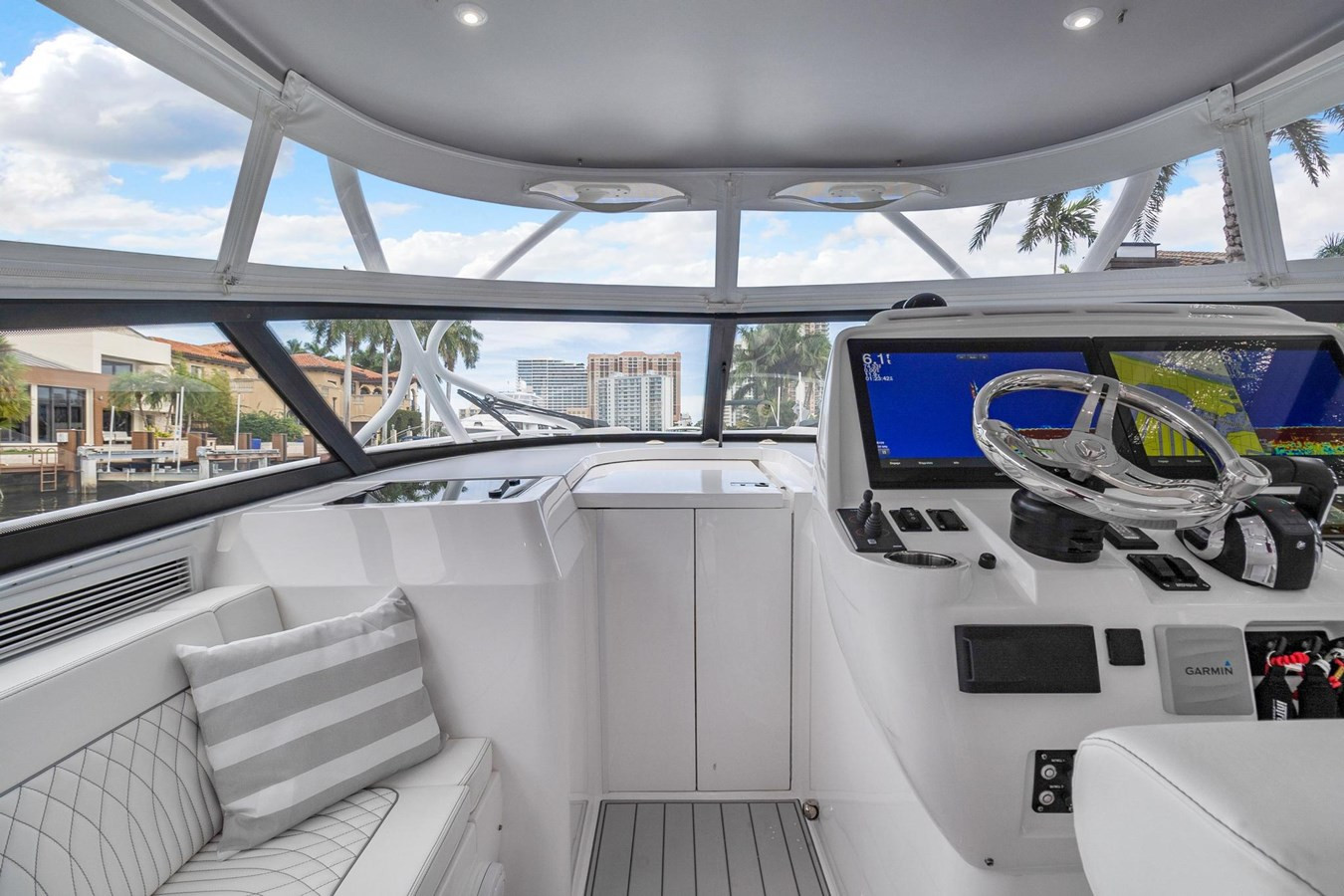 https://arconyachts.ams3.digitaloceanspaces.com/153229/conversions/large_3417687-optimize.jpg